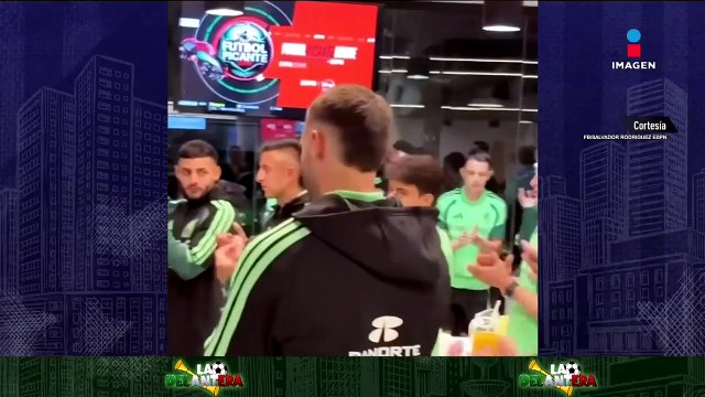 Julio César Chávez visitó a la Selección Mexicana | La Delantera