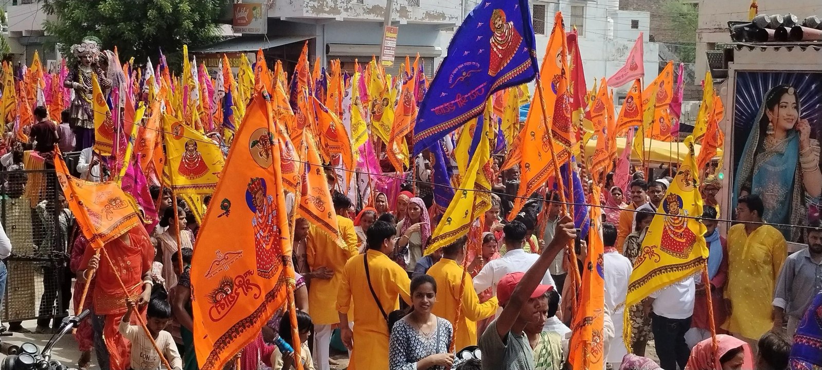 हिण्डौन में श्याम झूला यात्रा: उमस भरी गर्मी में भी श्रद्धा का उमड़ा सैलाब