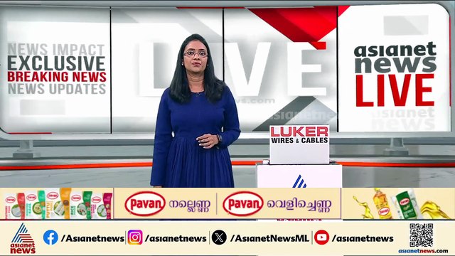 തേവര പാലത്തിൽ അപകടം; കൈവരി തകർത്ത് ലോറി തൂങ്ങിക്കിടക്കുന്നു