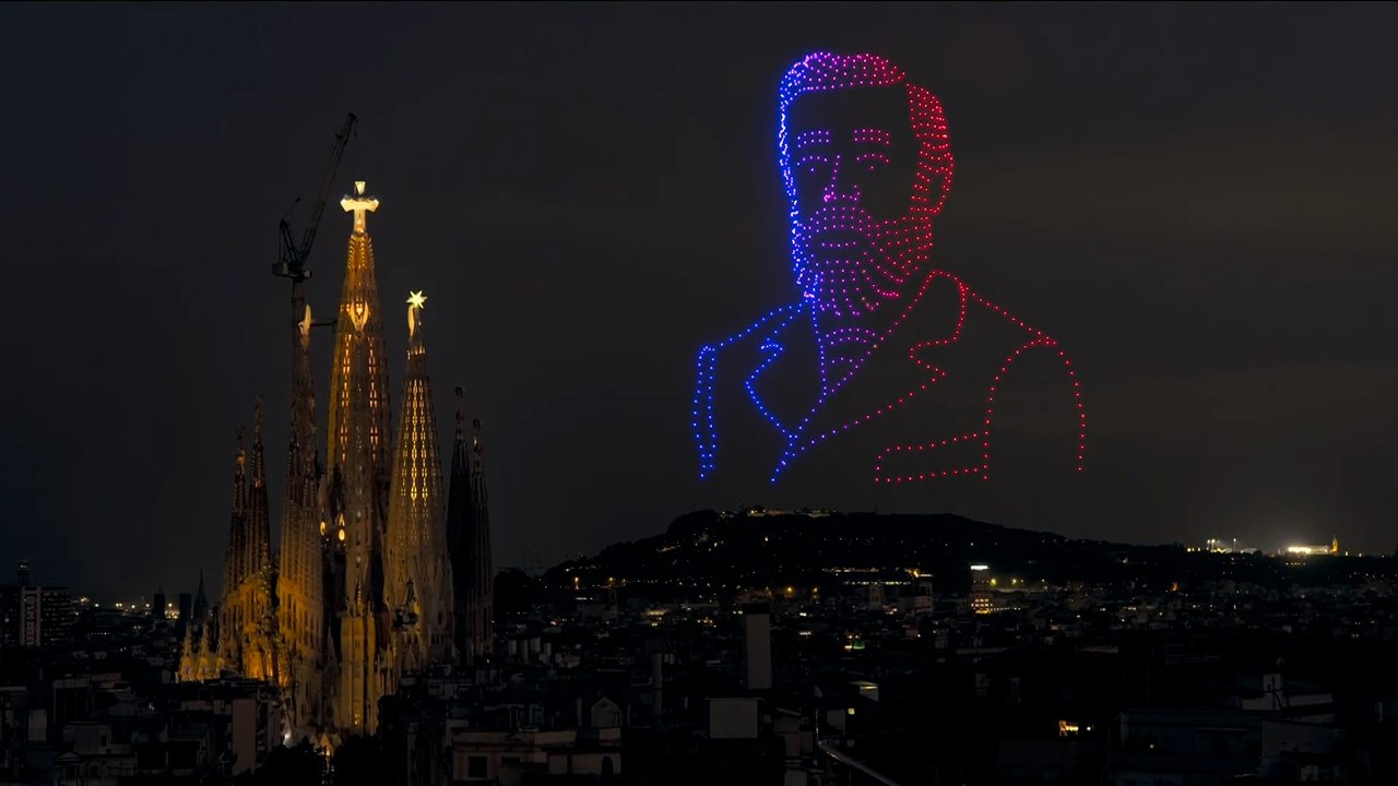 La Sagrada Familia despide al papa León XIV con un emocionante espectáculo de luces y música