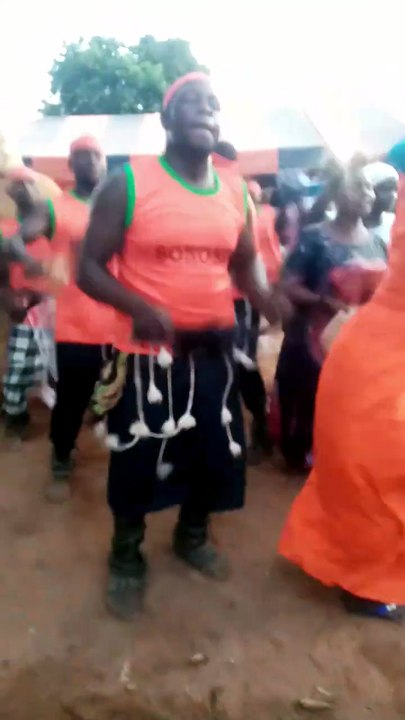 DANSEURS INCROYABLE À KORHOGO