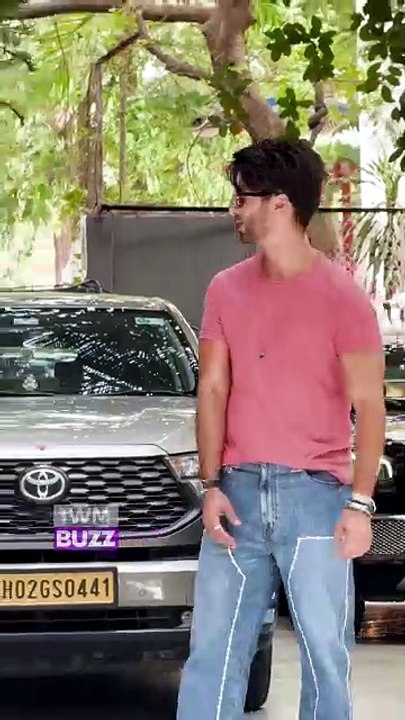 Our favourite trio — Shahid Kapoor, Kriti Sanon, and Rashmika Mandanna — were spotted at the Maddock office while promoting #Cocktail2 !