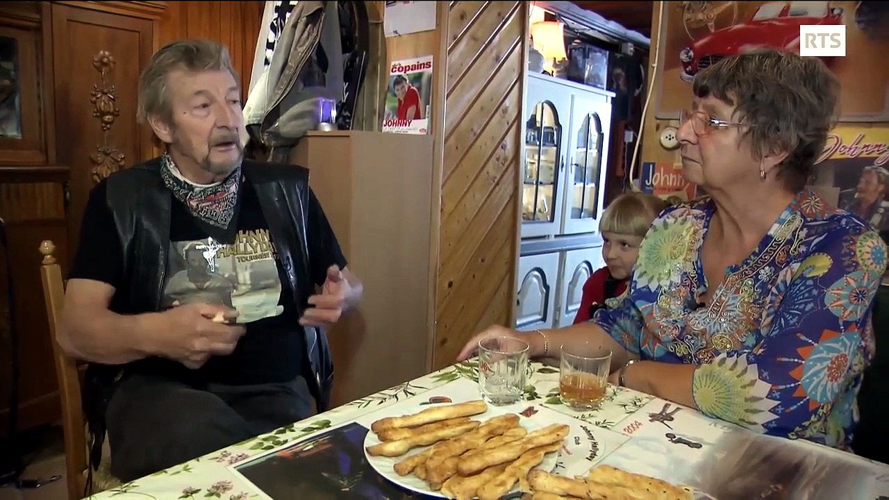 2018 - Johnny Hallyday - “Fans de Johnny Hallyday : de la Voix et des Larmes” (RTS, 5 Décembre)