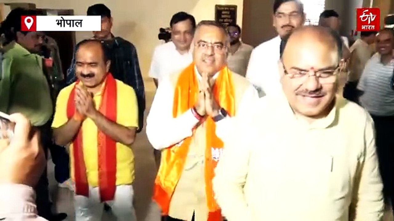 मध्य प्रदेश में निर्विरोध जीते बीजेपी के तीनों प्रत्याशी, रिटर्निंग ऑफिसर ने दिए प्रमाण पत्र