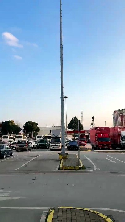 İzmit'in ticari hafızası sessizce çürüyor : Real AVM kaderine terk edildi