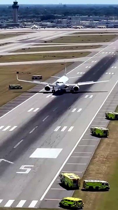 “Breaking News Aerial Footage   Violent Daytime Emergency Landing” #BreakingNews #EmergencyLanding #AirportCrisis #AviationReality #LiveFootage