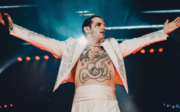 Venditti incorona Achille Lauro nuovo re di Roma: cronaca del concerto/incoronazione all'Olimpico