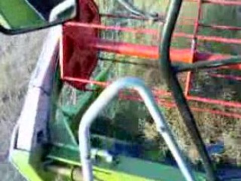 Our Claas Medion 340 is harvesting the rapes.