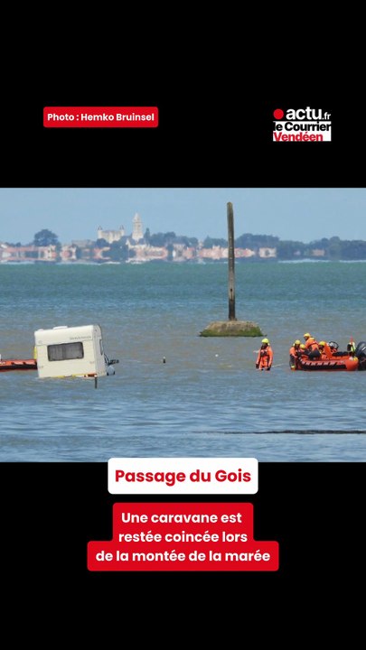 Une caravane coincée sur le passage du Gois
