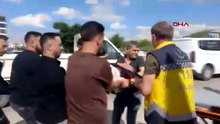 Otomobille, çarpışan motosikletin sürücüsü yaralandı; kaza anı kamerada