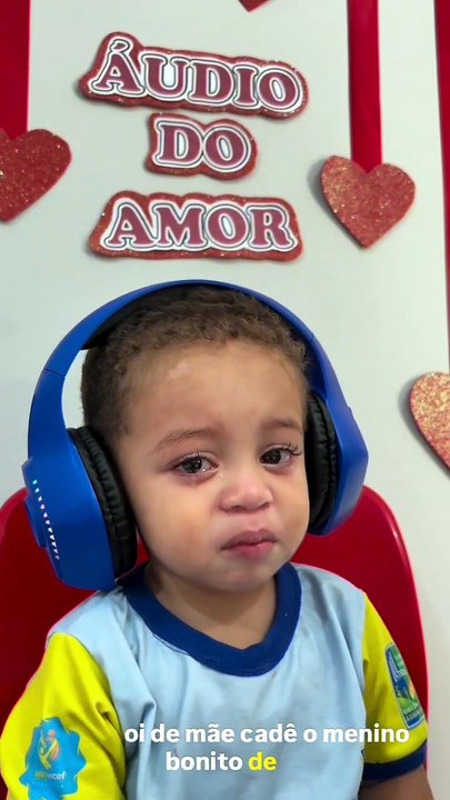 "Áudio do amor". Crianças emocionam-se ao ouvir as vozes dos pais