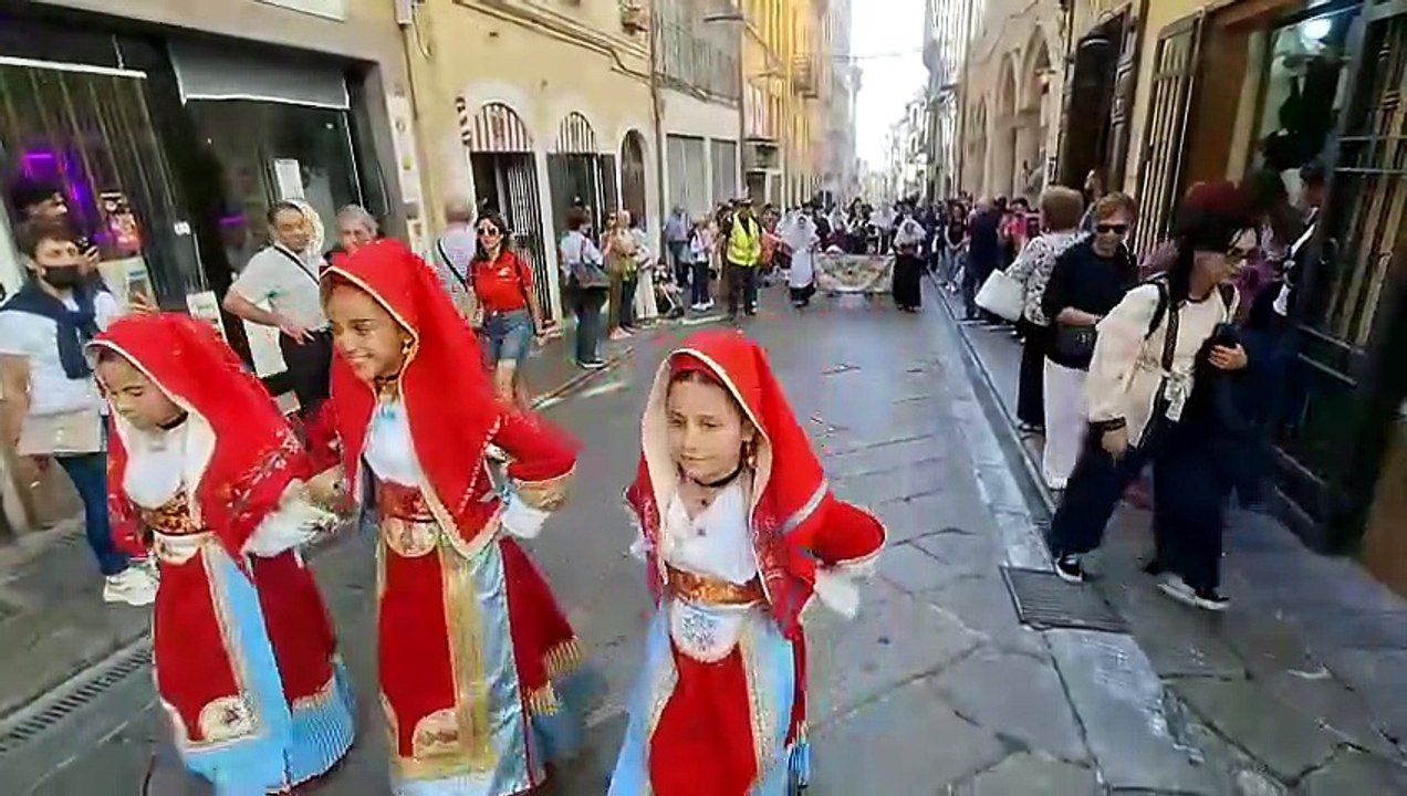 La Cavalcata dei bambini invade il centro di Sassari