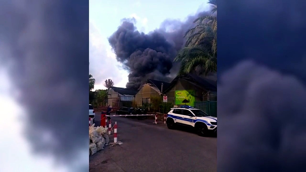 Maxi incendio al Tuscolano, evacuate case vicine a serbatoio Gpl interrato - Video
