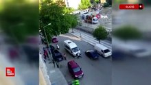 Elazığ'da önünü kestiği yolcu minibüsünü yumrukladı