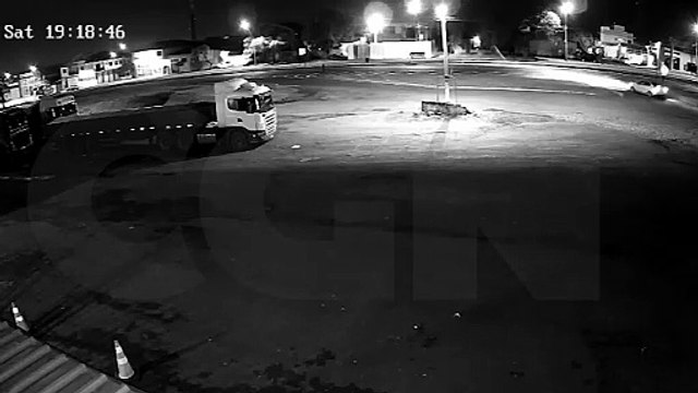Imagens fortes: Veja como ocorreu violento acidente que matou dois idosos na BR-277