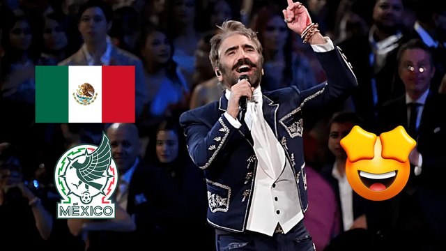 Alejandro Fernández es ovacionado por la afición de México tras entonar el Himno Nacional