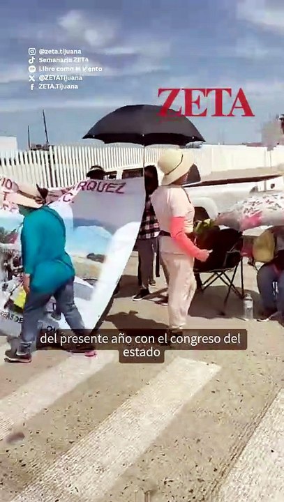 Manifestantes de CNTE y Maclovio Rojas en alianza bloquean cruces comerciales en Otay