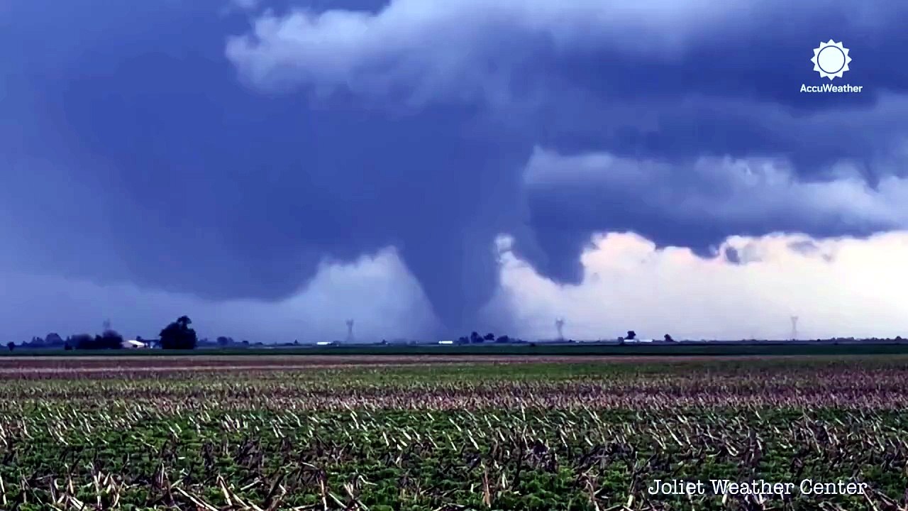 Large tornado tears through northeastern Illinois as sirens