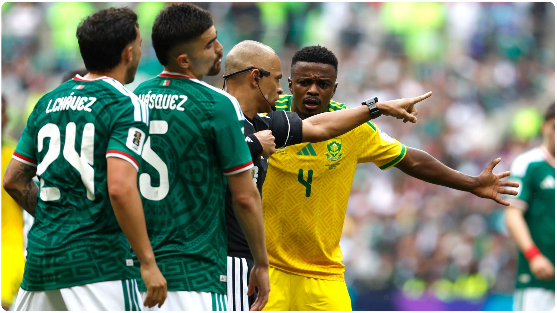¡Histórico!: las tres rojas en el México 2-0 Sudáfrica