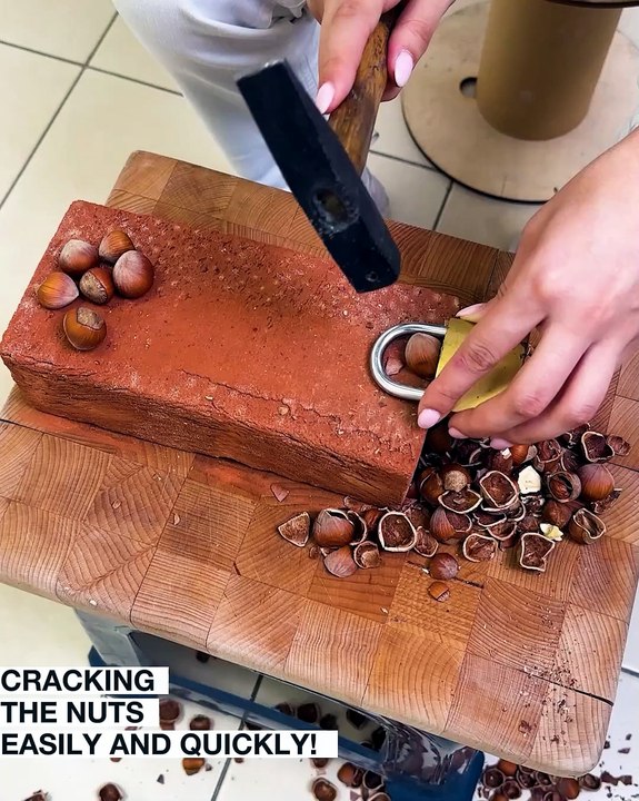 Easy peasy hazelnut cracking technique💯