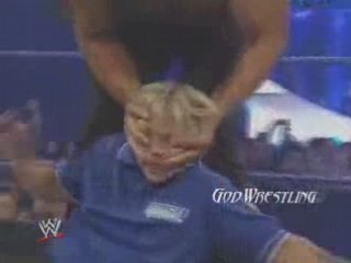 Charles Robinson gets punished by The Great Khali 06/20/08
