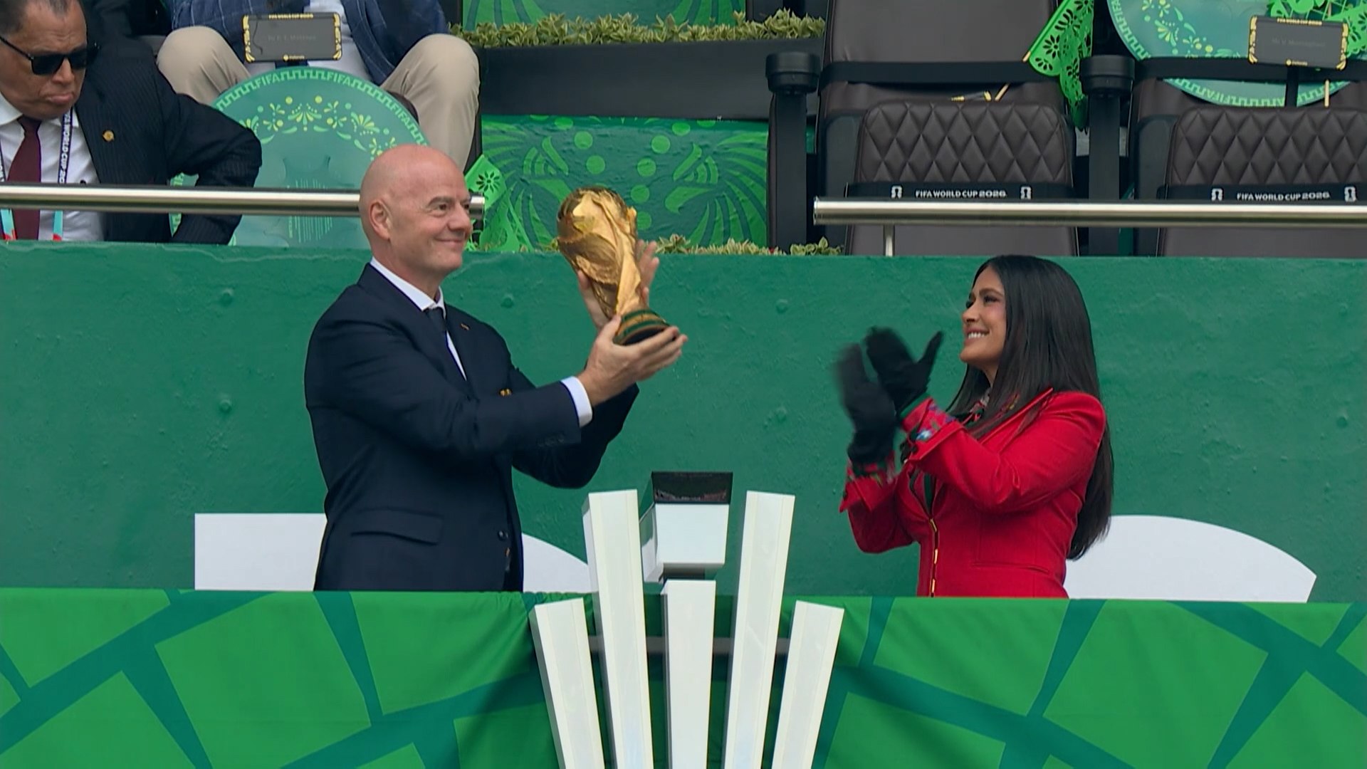 Una ceremonia espectacular para inaugurar el Mundial más grande