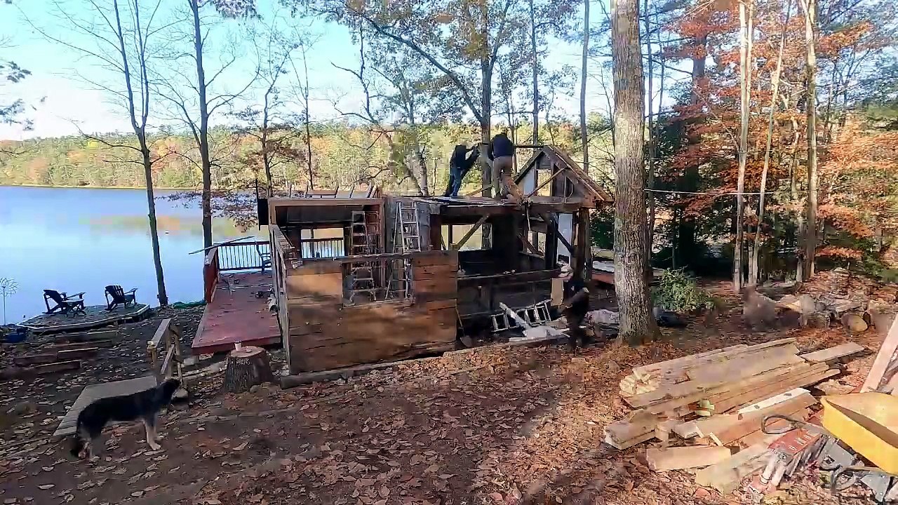 Maine Cabin Masters S13E02 Heads in Beds