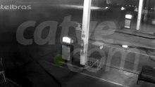 Acidente com duas mortes na BR-277: novas imagens mostram Fiat Cronos acessando rodovia após sair de posto