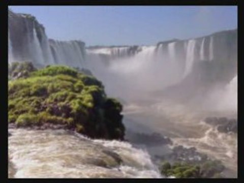 Video: Iguazu ou Iguaçu chutes d'eau Brésil/Argentine