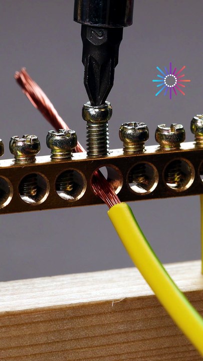 Tighten wires like a pro electrician🛠️💡
