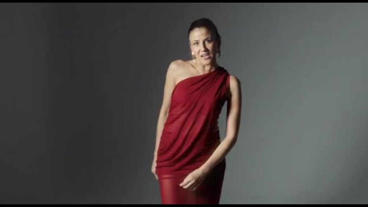 In anteprima il video di "Imbarazzante" di Valeria Chiodelli