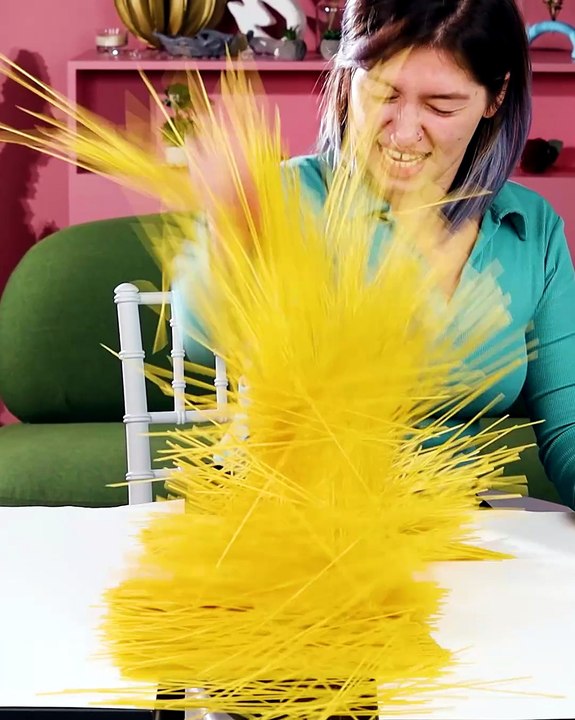 How much spaghetti can she break💡