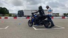 Avec le retour des beaux jours, ils forment les motards aux bons réflexes