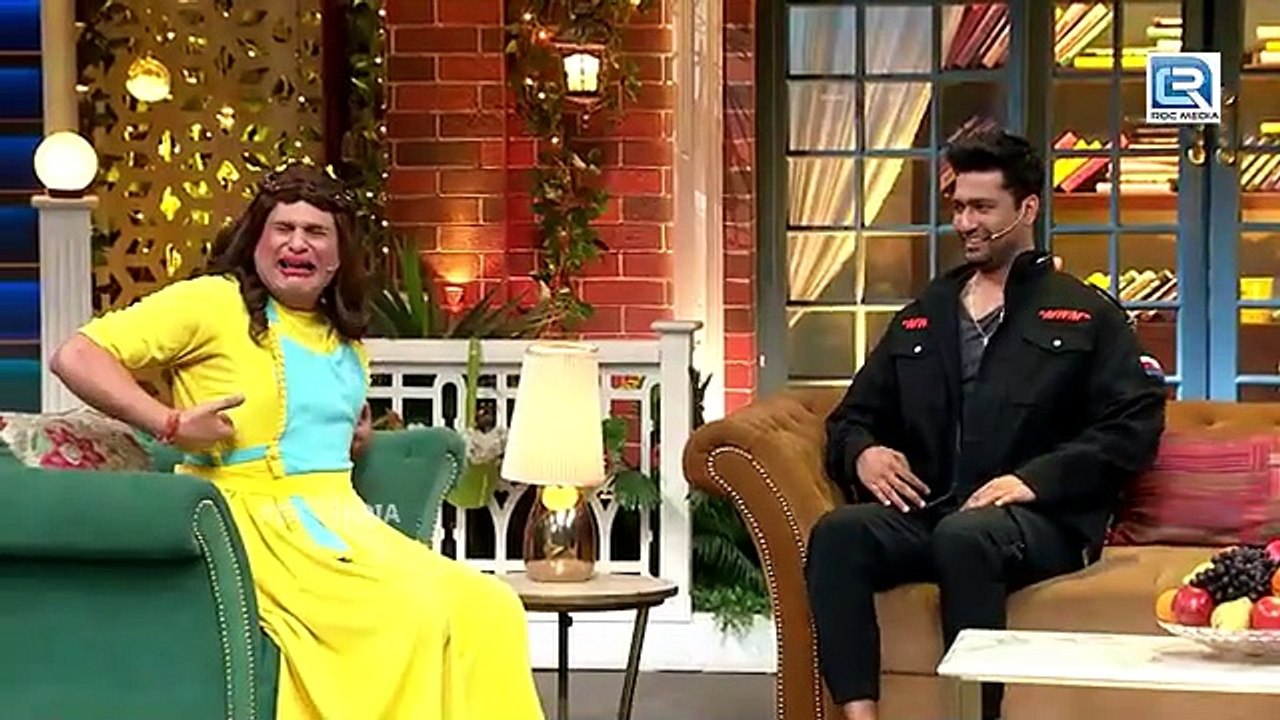 कपिल, तुम मेरे पैर ऐसे दबा रहे हो जैसे आज हमारी सुहागरात है | Kapil Sharma Show S4 | Latest Episode
