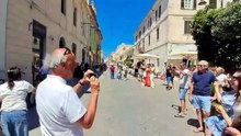 Olbia, cresce l'attesa per Vasco Rossi: in corso Umberto si canta "Albachiara"