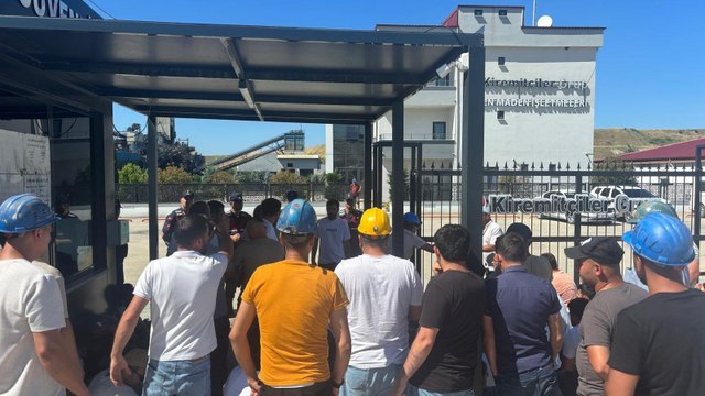 Erdoğan’ın Edirne’deki programına yürümek isteyen Özşen Madencilik işçilerine polis müdahalesi: 2 işçi gözaltına alındı