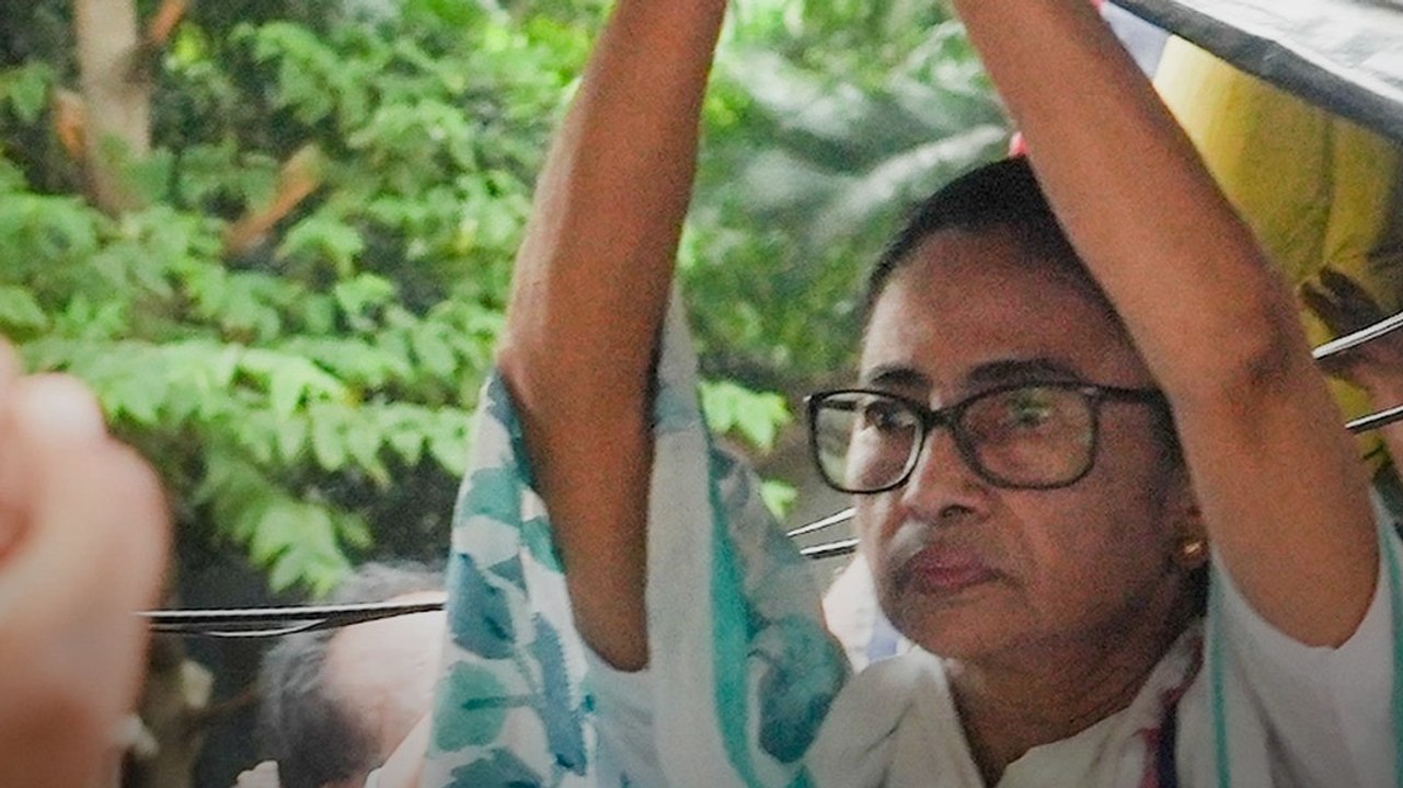 पश्चिम बंगाल की पूर्व मुख्यमंत्री ममता बनर्जी के खिलाफ कोलकाता में FIR दर्ज!