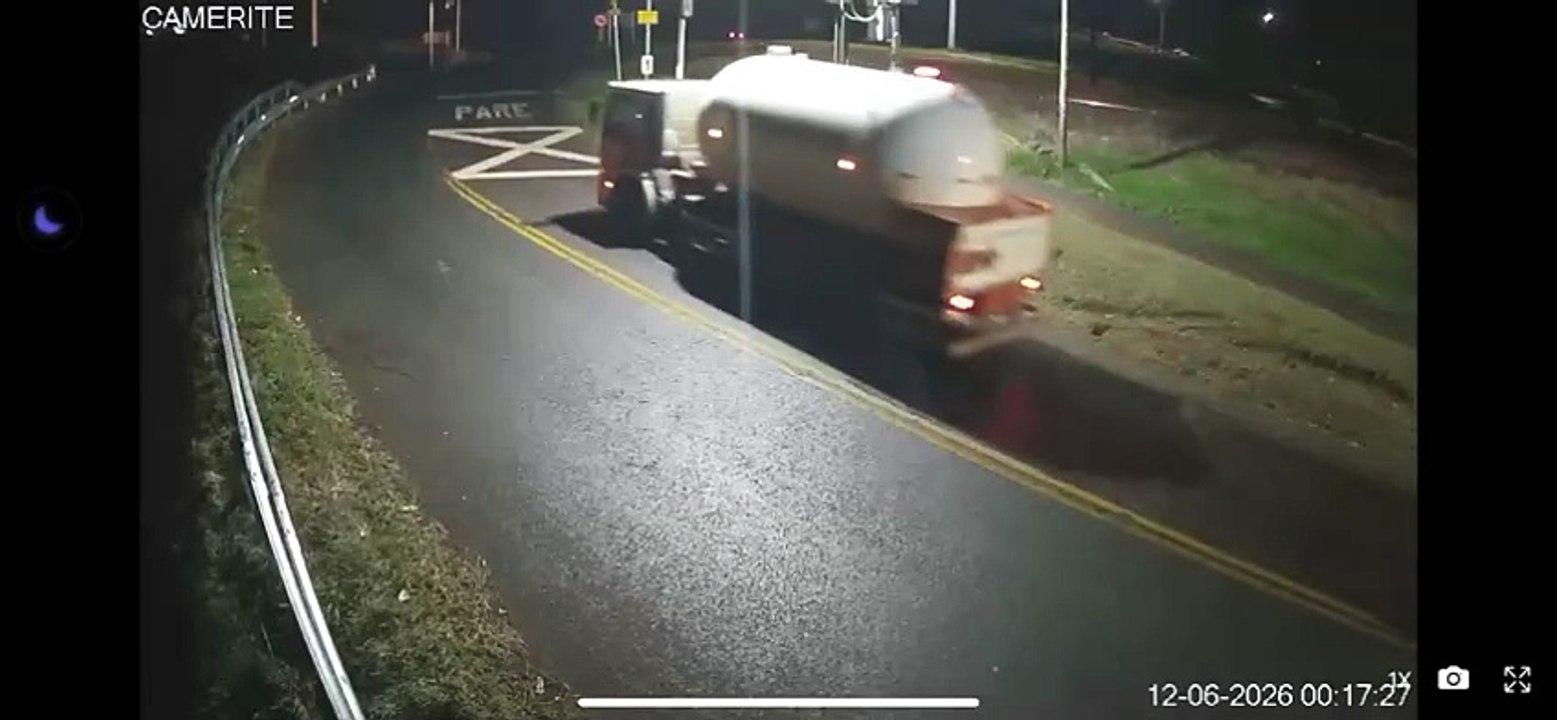 Vídeo mostra momento em que trem atinge caminhão carregado com gás