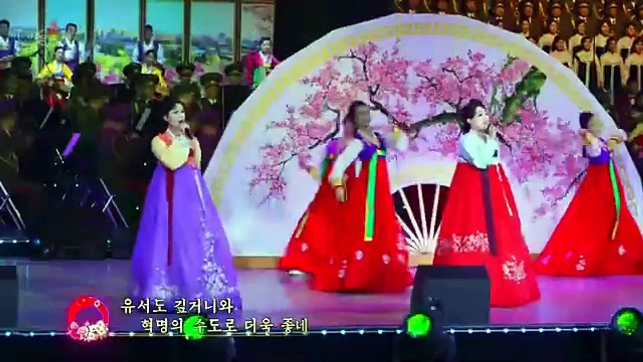Apresentação artística em honra ao camarada Xi Jinping