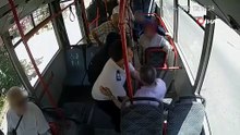 Belediye Otobüsünde İnsanlık Dersi!