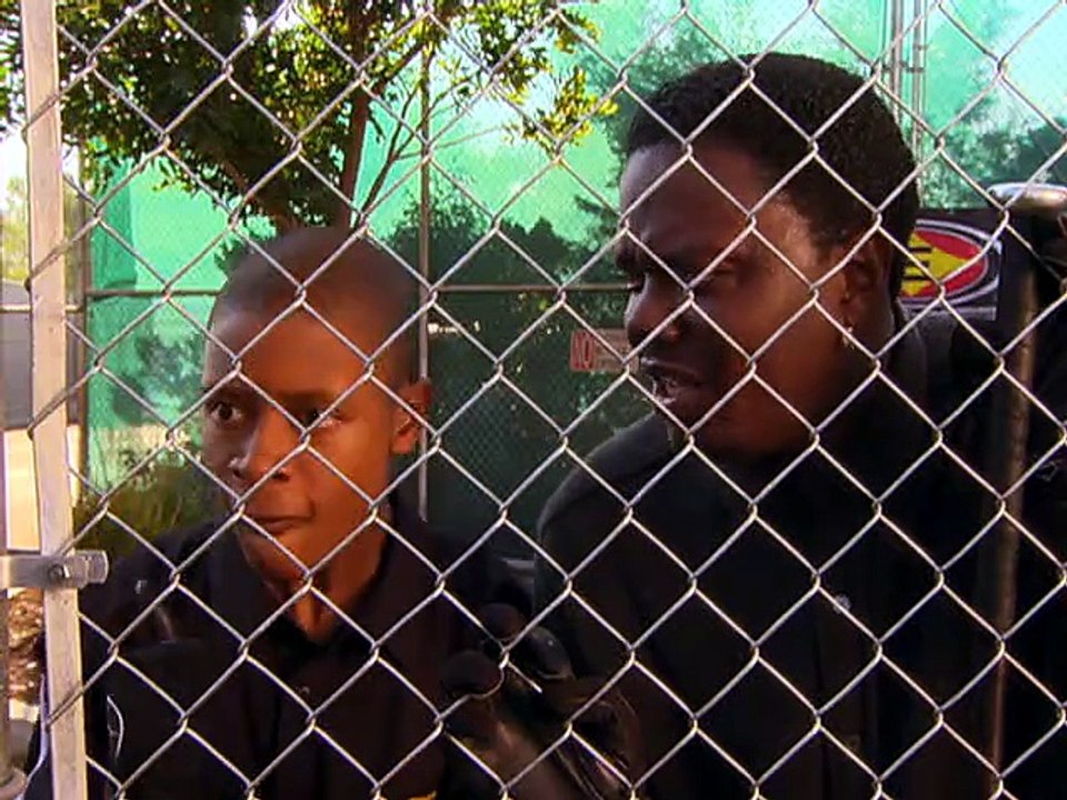 The BERNIE MAC Show - S03 E06 - Love Bug (480p - NF Web-DL)