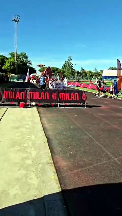 VIDEO - Festa rossonera a Cattolica: centinaia di bimbi in campo per la Milan Cup 2026