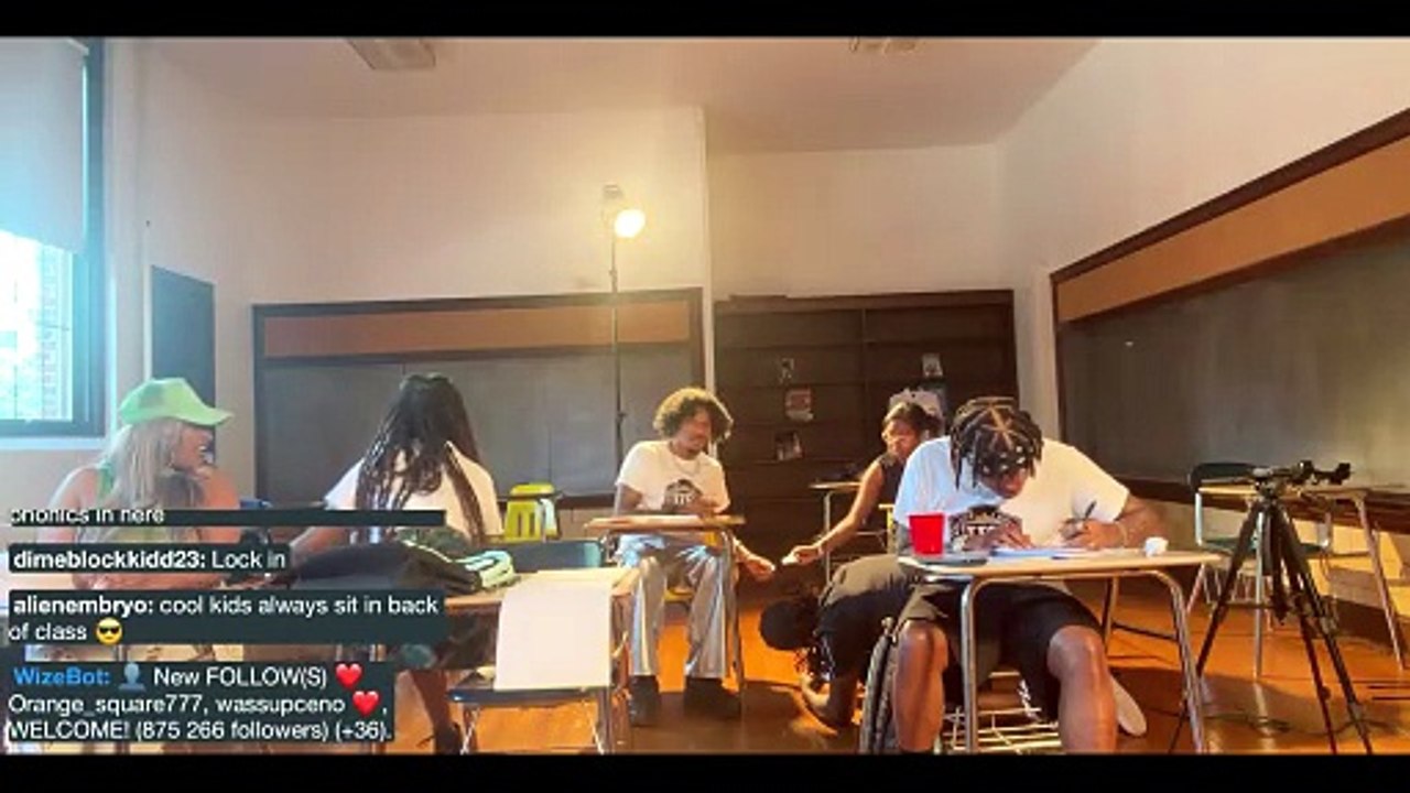 Just Chatting #486: "Rapper University"