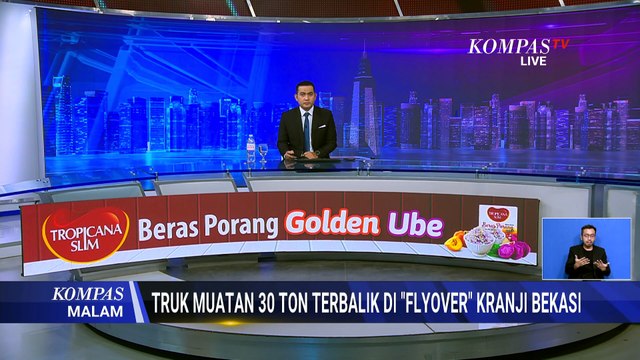 Truk Kontainer Muatan 30 Ton Terbalik di Flyover Kranji Bekasi Picu Kemacetan | KOMPAS MALAM