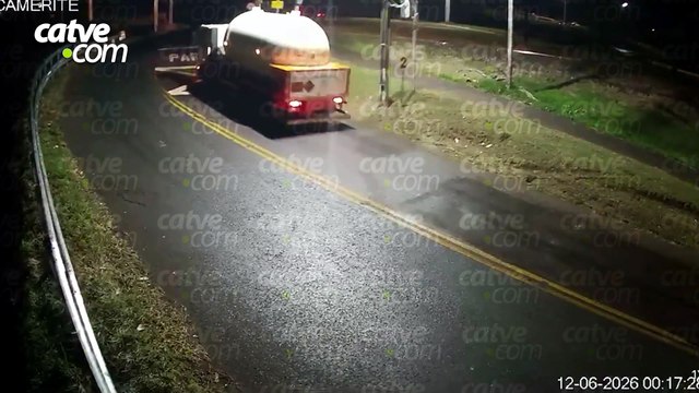 Video mostra forca do impacto entre trem e caminhao-tanque na BR-369