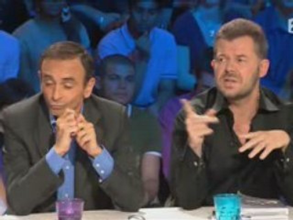 Naulleau - Critique Carla = contrôle fiscal ?