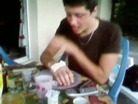 1er essai loupé :essaye encore