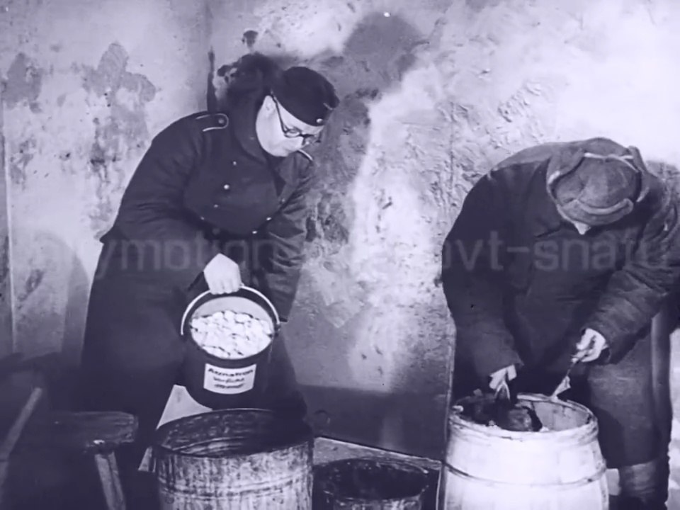 Ostversorgung - Herstellung von Seife 1943