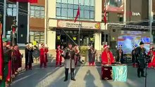 83 yaşındaki öğretmen yıllar sonra öğrencileriyle buluştu