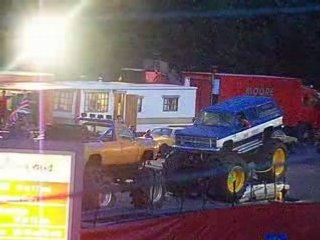 MOORE Cascadeurs Monster Truck Bethune